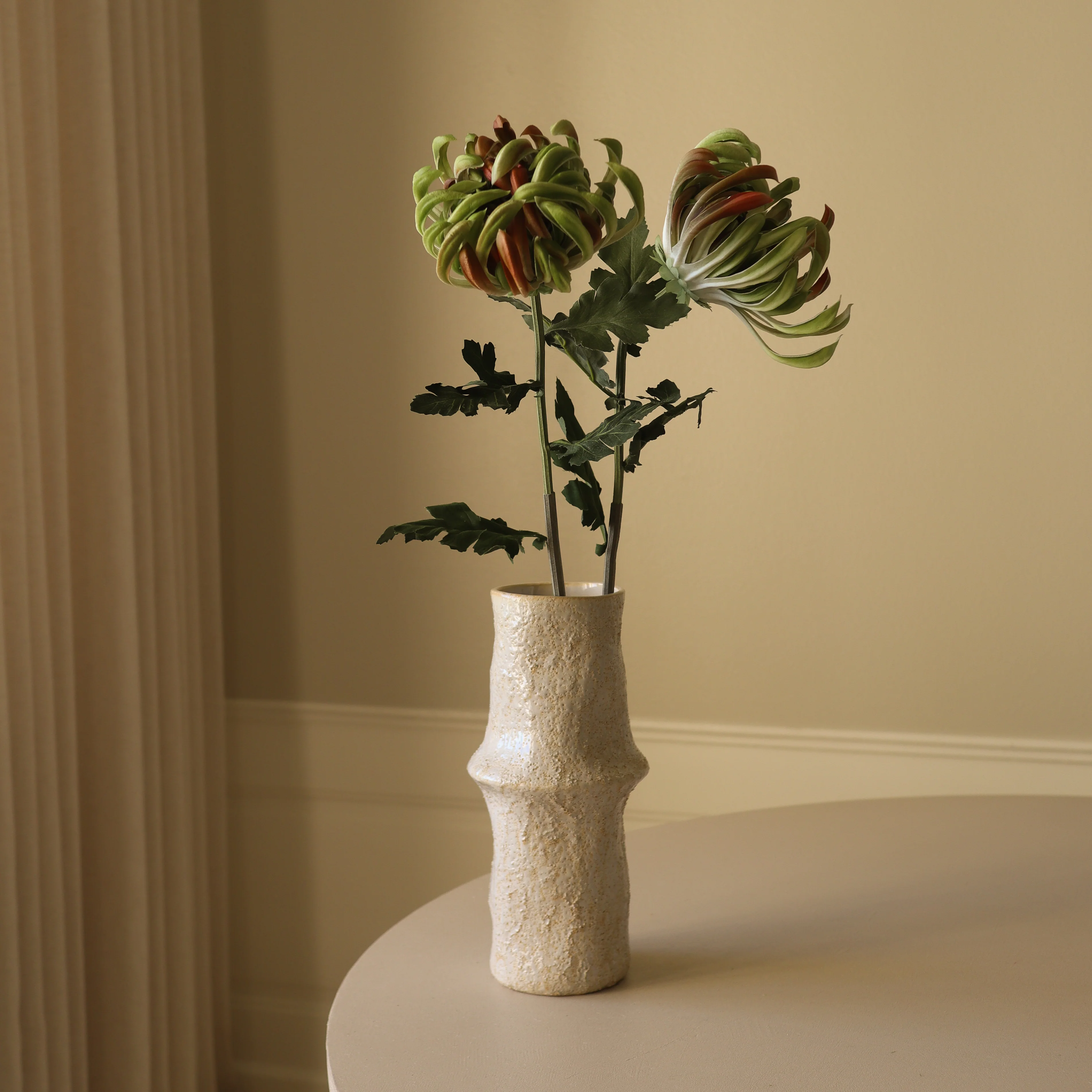 Green Chrysanthemum Flower - Image 3