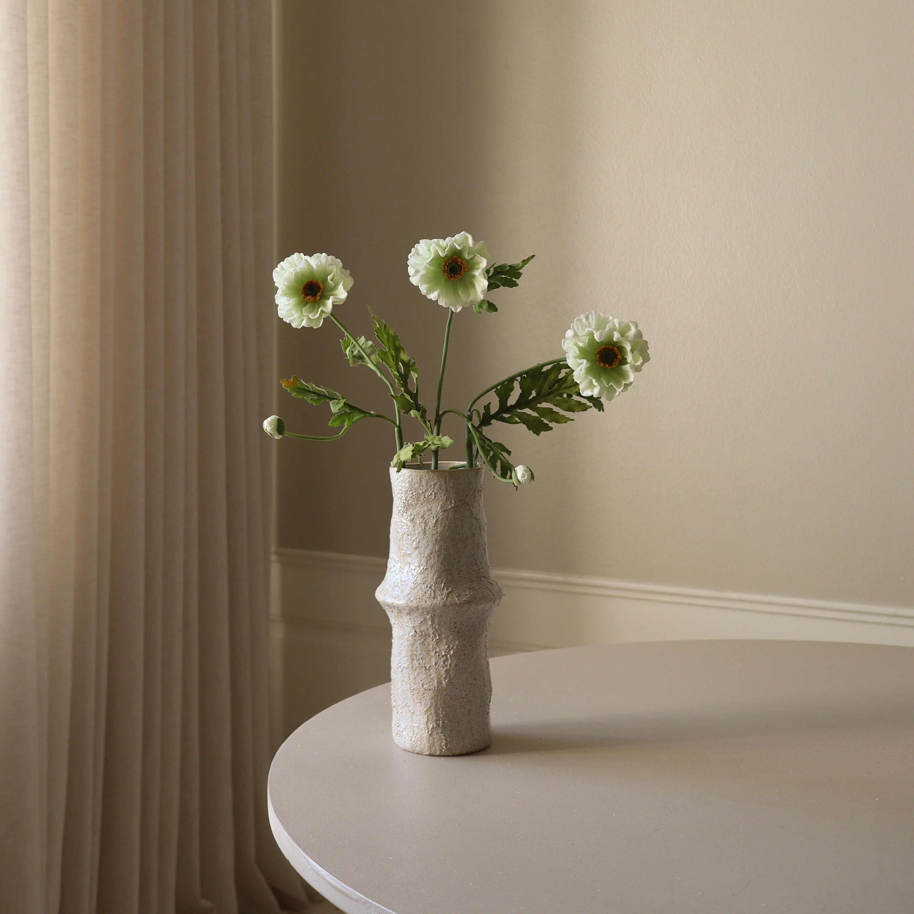 White Large Poppy Flower - Image 3